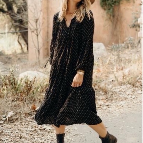 Carly Jean Los Angeles Dresses & Skirts - Carly Jean los angeles maxi dress SIZE SMALL